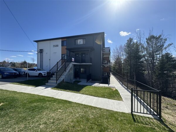 5½  sept) 108-3588, Boulevard l'Université, Sherbrooke J1N 0M9