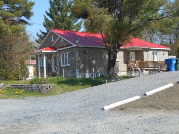 2691 et 2693 rue Principale Ouest, Magog J1X 0J5