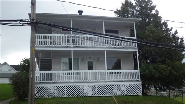 78 à 82 rue du Moulin, Windsor J1S 1M2