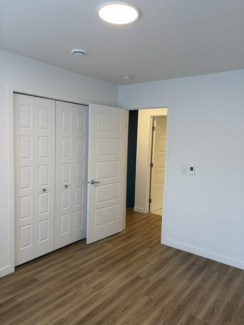 3600-006 TRÈS BEAU 3 1/2 STYLE CONDO DISPONIBLE (Vacant) SITUÉ PRÈS DE L'UNIVERSITÉ ET AUTOROUTE 410 – Image 16