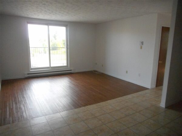 2080-310 rue Gauthier 1050$ Vacant – Image 7