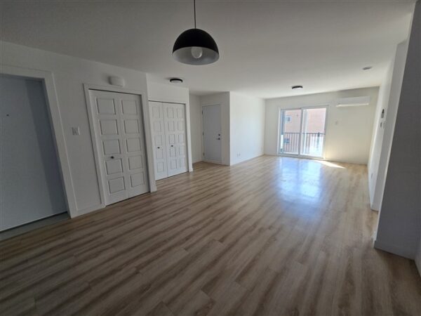 1050-106 rue King Est, secteur Fleurimont à Sherbrooke (Vacant) – Image 4