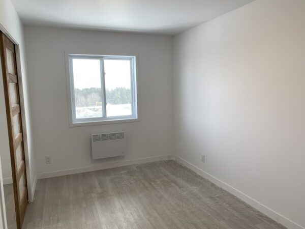 2351-203 Harold-Cooke, Sherbrooke très beau 4½ pour Août – Image 5