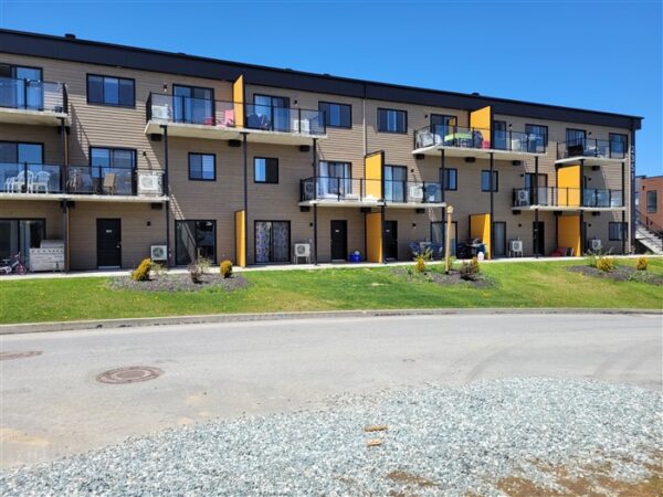 2351-203 Harold-Cooke, Sherbrooke très beau 4½ pour Août
